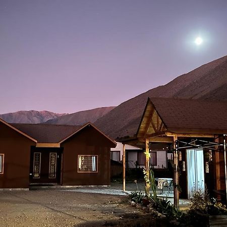 Cabanas Vicuna Cielo De Peralillo - Valle De Elqui Buitenkant foto